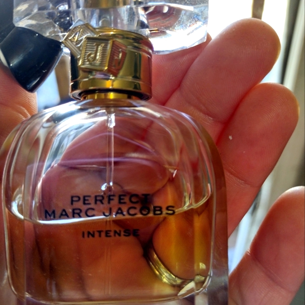 Marc Jacobs perfect intense